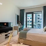 Higuests - Palm Jumeirah Studio With Roof Top Infinity Pool