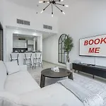 Elegant 1-Bedroom With Skyline Views In Dubai Marina