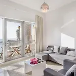 Relaxing 1-Bedroom Perfect For A Family In Dubai Marina