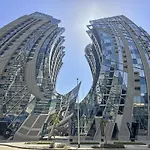 Vayk - Contemporary Building, Spacious 2-Bedroom Apartment