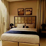 Luxury 1Br Majestine Apartment