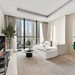 Elegant 1Br With Walk-In Closet & Burj Views
