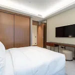 Spacious 3 Bedroom Apartment In Downtown With Burj Khalifa View