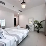 Luxurious 2Br In Vezul Residence, Business Bay - 13Ab01