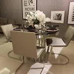1Br Luxurious Paramount Apt