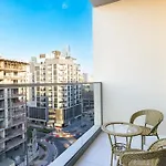 Daniels Charming 1Br At Jumeirah Garden City