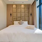 Chic 1 Bed Oasis In Azizi Riviera