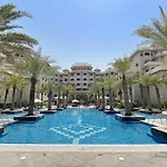 Vayk - Luxurious 1 Bedroom With Private Beach Access In Palm Jumeirah
