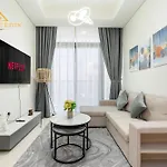 Elegant 2-Br With Canal & City Views Pool Amenities
