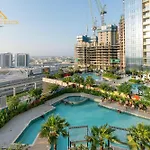 Elegant 2-Br With Canal & City Views Pool Amenities