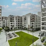 1-Bedroom Apartment In Summer At Creek Beach