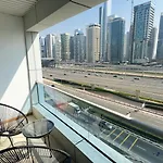 Dubai Marina- Cozy 2Bhk Apartment