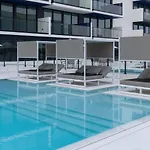 Roomy 1 Bedroom Apartment With Pool View