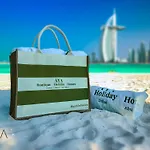 Beachfront Bliss - Apartment With Pool And Premium Amenities