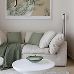 Cosy Fully Renovated Apartment Marina Gate
