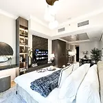 Trophy- Radiant Retreat In Jlt With Skyline View