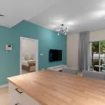 Prime Location, Great Value 1 Bedroom Apt Near Moe, Greens