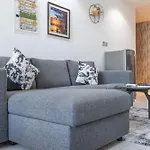 Cozy Studio With Dubai Water Canal View In Business Bay