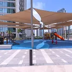 Downtown Views II - Vogue Luxurious Two-Bedroom Apartment With Balcony And Full Burj Khalifa, Opposite Dubai Mall Skybridge