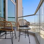 Vayk - Modern 1 Bd Apartment In The Heart Of Downtown Dubai
