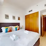 Chic Urban Retreat In Business Bay