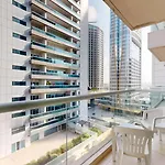 Chic Urban Retreat In Business Bay