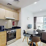 Chic Urban Retreat In Business Bay