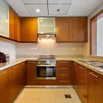 Iconic 1 Bed Apartment In The Heart Of Downtown