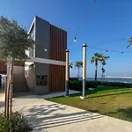 Exquisite 2Br Apartment In La Cote Building 5