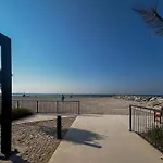 Exquisite 2Br Apartment In La Cote Building 5