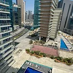 Stylish Studio, Center Area, Close To Burj Khalifa