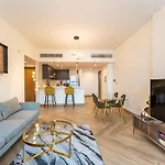 Dubai Luxe Haven - World Record Residence