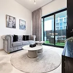 Trophy Lux Suite With Garden Balcony And Burj Khalifa Views