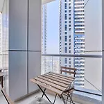 Spacious 2Br Apartment In Vibrant Dubai Marina