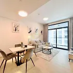 Spacious 1Br With City View , 5Mins To Downtown - 607