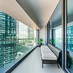 Luxury 2 Bedroom Apartment With Breathtaking Dubai