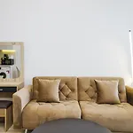Ahad Residents - Cozy Studio Near Downtown