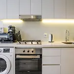 Ahad Residents - Cozy Studio Near Downtown