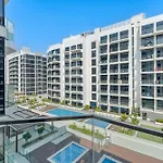 Golden Dunes Studio In Dubai