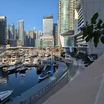Stunning 2Br Apartment With Full Marina View
