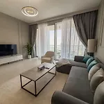 Like Home - 4104 Contemporary 2Bhk With Amazing Views