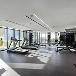 Livbnb- High-End 2Br With Dubai Canal View