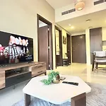 Sleek & Spacious 2Br In Damac Vera, Business Bay By Bhavan Vacation Homes