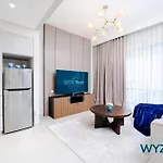 Chic 2 Bedroom In Vida Residences Creek-Beach Access