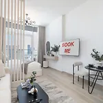 Elegant Studio Apartment With Skyline View In Jvc