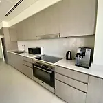 Grande Signature Residence Burj Kahlifa And Fountains View By Oima Leasing Property