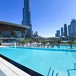 Stylish 2-Bedroom Luxury Stay In Downtown Dubai With Burj Khalifa & Fountain Views