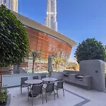 Stylish 2-Bedroom Luxury Stay In Downtown Dubai With Burj Khalifa & Fountain Views