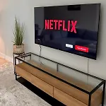 Upgraded Brand New Apartment Downtown