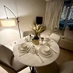 Upgraded Brand New Apartment Downtown